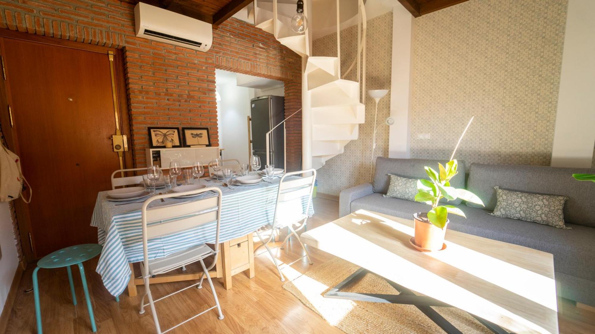 Pangsapuri Atico Duplex Terraza Privada Centro *